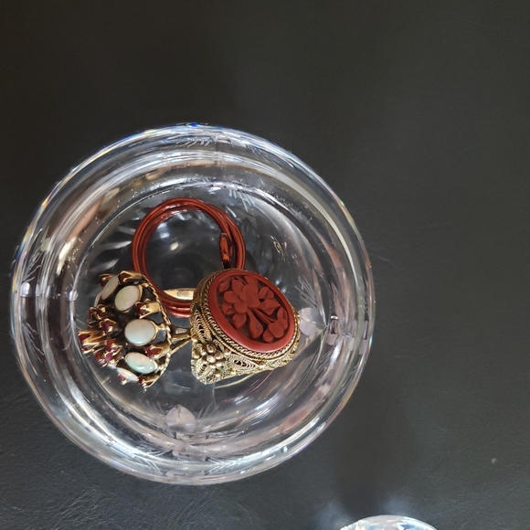 Vintage cut glass trinket holder - Picture 6 of 6